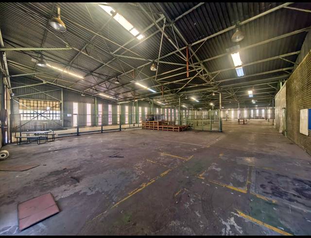 9,058M² BUILDING FOR SALE IN TUNNEY